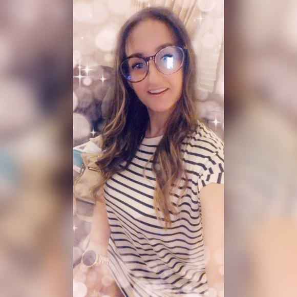 Meet your Posher ❤️ - Picture 2 of 12